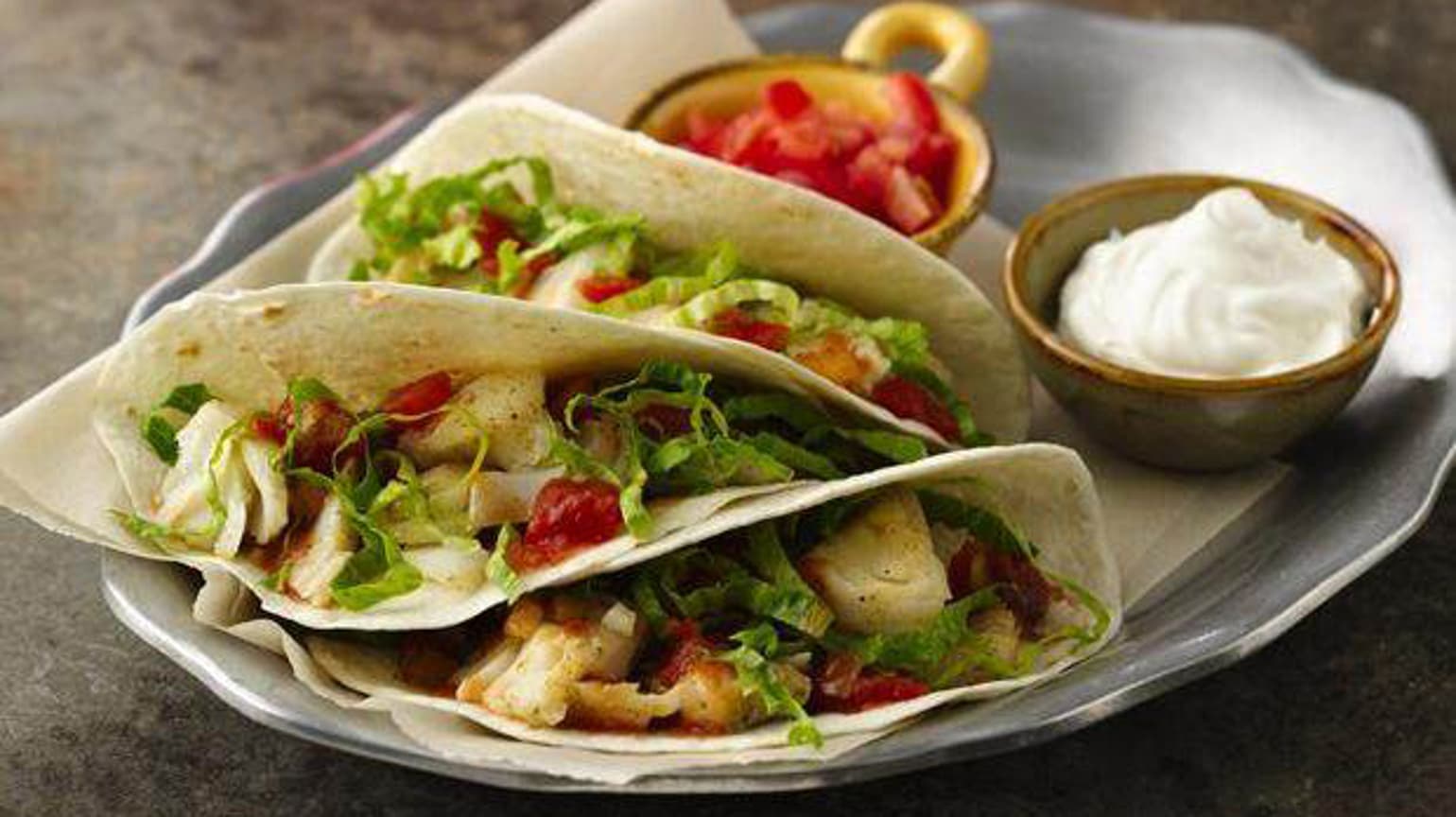 fisch-tacos-mit-salsa